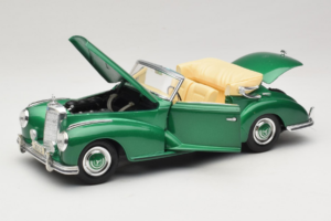 Mercedes 300S Cabriolet Green Metallic Maisto 1:18 52116 Kovina – slika 2 od 7