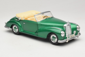 Mercedes 300S Cabriolet Green Metallic Maisto 1:18 52116 Kovina – slika 5 od 7