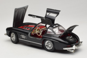 Mercedes 300SL Črn Bburago 1:18 3015-M3 Kovina – slika 5 od 8