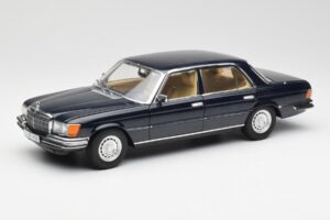 Mercedes 450 SEL 6.9 W116 Temnomodra Revell 1:18 8956 Kovina