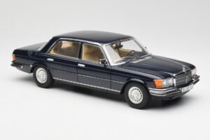 Mercedes 450 SEL 6.9 W116 Temnomodra Revell 1:18 8956 Kovina – slika 6 od 8