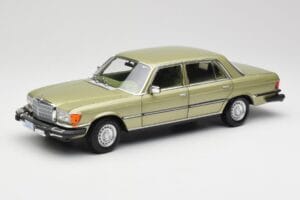 Mercedes 450 SEL W116 J.R. Ewing Dallas Srebrno Zelena Norev 1:18 183975 Kovina