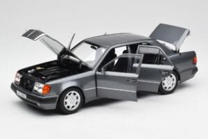 Mercedes 500 E W124 Pearl Siv Norev 1:18 183946 Kovina – slika 2 od 8