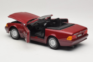 Mercedes 500 SL R129 Temno Rdeč Revell 1:18 8801 Kovina – slika 5 od 8