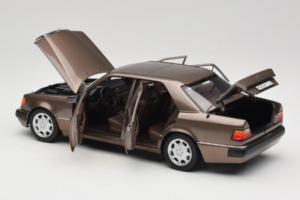 Mercedes 500E W124 Impala Metallic Norev 1:18 183954 Kovina – slika 5 od 8