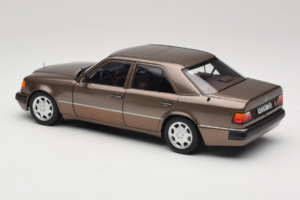 Mercedes 500E W124 Impala Metallic Norev 1:18 183954 Kovina – slika 7 od 8