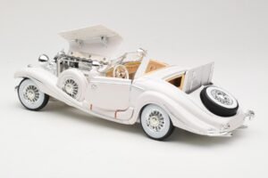 Mercedes 500K Special Roadster Bel Premiere Edition Maisto 1:18 536055 Kovina – slika 5 od 8