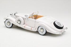 Mercedes 500K Special Roadster Bel Premiere Edition Maisto 1:18 536055 Kovina – slika 7 od 8