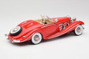 Mercedes 500K Special Roadster Rdeč Maisto 1:18 56058 Kovina – slika 3 od 8