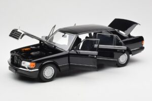 Mercedes 560 SEL W126 Črn Dealer Edition Norev 1:18 B66040599 Kovina – slika 2 od 8