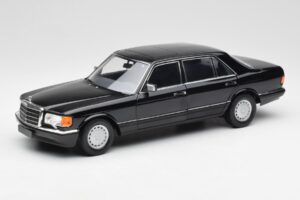 Mercedes 560 SEL W126 Črn Dealer Edition Norev 1:18 B66040599 Kovina