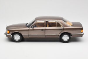 Mercedes 560 SEL W126 Impala Rjav Dealer Edition Norev 1:18 B66040646 Kovina – slika 4 od 8
