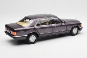 Mercedes 560 SEL W126 Vijolična Metallic Norev 1:18 183544 Kovina – slika 3 od 8