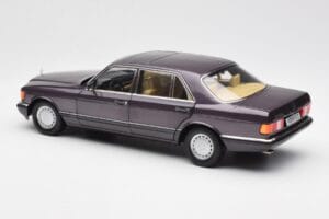 Mercedes 560 SEL W126 Vijolična Metallic Norev 1:18 183544 Kovina – slika 7 od 8
