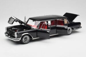 Mercedes 600 Pullman W100 Črn NZG 1:18 1071/50 Kovina – slika 2 od 8