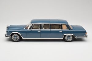 Mercedes 600 Pullman W100 Modra NZG 1:18 B66040707 Kovina – slika 4 od 8