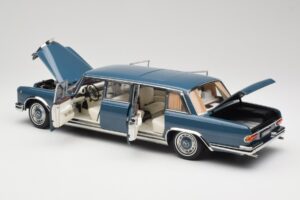 Mercedes 600 Pullman W100 Modra NZG 1:18 B66040707 Kovina – slika 5 od 8