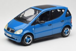 Mercedes A-Class W168 Svetlo Modra Maisto 1:18 37800-M5 Kovina