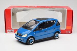 Mercedes A-Class W168 Svetlo Modra Maisto 1:18 37800-M5 Kovina – slika 8 od 8