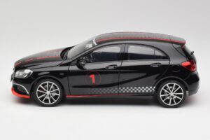 Mercedes A-Class W176 AMG Črn Norev 1:18 183596 Kovina – slika 4 od 8
