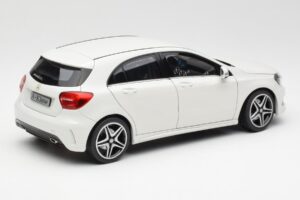 Mercedes A-Class W176 Cirrus Bel Norev 1:18 B66960126 Kovina – slika 3 od 8