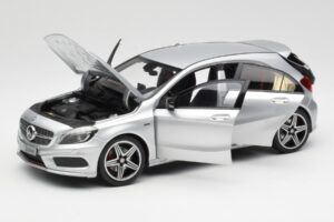 Mercedes A-Class W176 Polar Srebrn Norev 1:18 B66960139 Kovina – slika 2 od 8