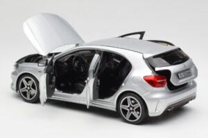 Mercedes A-Class W176 Polar Srebrn Norev 1:18 B66960139 Kovina – slika 5 od 8