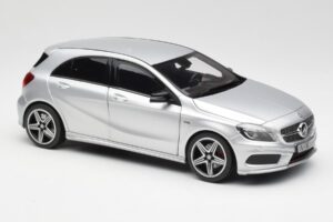Mercedes A-Class W176 Polar Srebrn Norev 1:18 B66960139 Kovina – slika 6 od 8