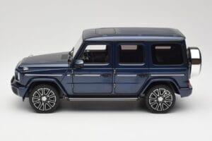 Mercedes AMG G 63 L W465 Temno Modra Norev 1:18 B66960663 Kovina – slika 4 od 8