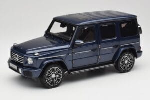 Mercedes AMG G 63 L W465 Temno Modra Norev 1:18 B66960663 Kovina