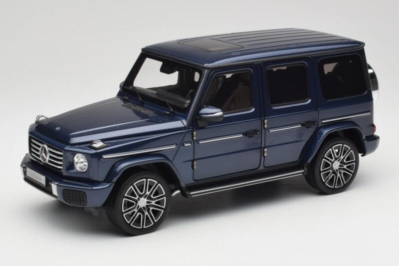 Mercedes AMG G 63 L W465 Temno Modra Norev 1:18 B66960663 Kovina