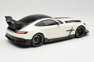 Mercedes AMG GT C190 Black Series Designo Diamond Bela Metallic Minichamps 1:18 155032022 Kovina – slika 2 od 6