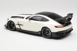 Mercedes AMG GT C190 Black Series Designo Diamond Bela Metallic Minichamps 1:18 155032022 Kovina – slika 5 od 6