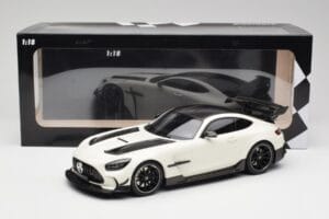 Mercedes AMG GT C190 Black Series Designo Diamond Bela Metallic Minichamps 1:18 155032022 Kovina – slika 6 od 6
