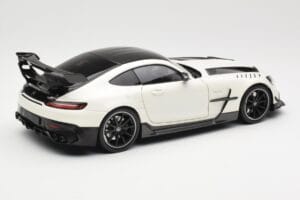 Mercedes AMG GT C190 Black Series Diamond White Metallic Minichamps 1:18 110032020 Kovina – slika 3 od 8