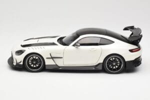 Mercedes AMG GT C190 Black Series Diamond White Metallic Minichamps 1:18 110032020 Kovina – slika 4 od 8