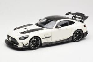 Mercedes AMG GT C190 Black Series Diamond White Metallic Minichamps 1:18 110032020 Kovina
