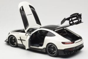 Mercedes AMG GT C190 Black Series Diamond White Metallic Minichamps 1:18 110032020 Kovina – slika 5 od 8