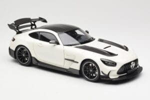 Mercedes AMG GT C190 Black Series Diamond White Metallic Minichamps 1:18 110032020 Kovina – slika 6 od 8