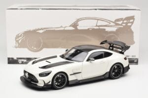 Mercedes AMG GT C190 Black Series Diamond White Metallic Minichamps 1:18 110032020 Kovina – slika 8 od 8