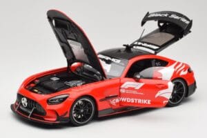 Mercedes AMG GT C190 Black Series Safety Car F1 2024 Minichamps 1:18 110032090 Kovina – slika 2 od 8