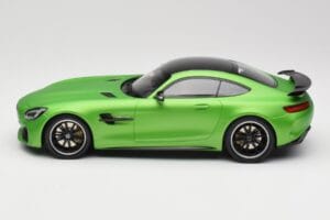 Mercedes AMG GT R C190 Mat Zelen Minichamps 1:18 155036020 Kovina – slika 3 od 6