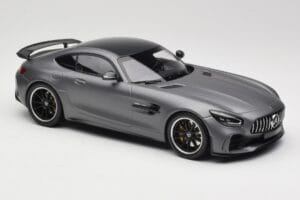 Mercedes AMG GT R C190 Mat Siv Metalik Minichamps 1:18 155036026 Kovina – slika 4 od 6