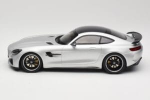 Mercedes AMG GT R C190 Srebrn Minichamps 1:18 155036025 Kovina – slika 3 od 6