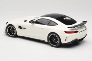Mercedes AMG GT R C190 Bel Metalik Minichamps 1:18 155036028 Kovina – slika 5 od 6