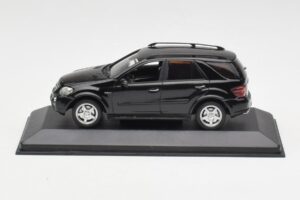Mercedes AMG ML 63 W164 Črn Minichamps 1:43 400037670 Kovina