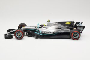 Mercedes AMG Petronas W08 V. Rossi Ride Swap Valencia December 2019 Minichamps 1:18 110191746 Kovina – slika 3 od 6