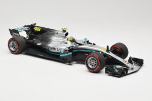 Mercedes AMG Petronas W08 V. Rossi Ride Swap Valencia December 2019 Minichamps 1:18 110191746 Kovina – slika 4 od 6