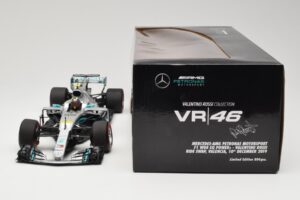 Mercedes AMG Petronas W08 V. Rossi Ride Swap Valencia December 2019 Minichamps 1:18 110191746 Kovina – slika 6 od 6
