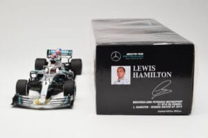Mercedes AMG Petronas W10 #44 L. Hamilton Winner British GP 2019 Minichamps 1:18 110191044 Kovina – slika 6 od 6